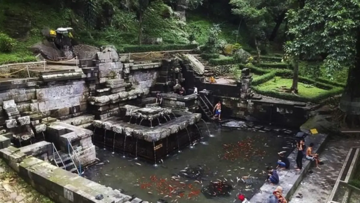 Pemandian suci Jolotundo: perpaduan sejarah, spiritualitas, dan keajaiban alam yang terus hidup hingga kini.