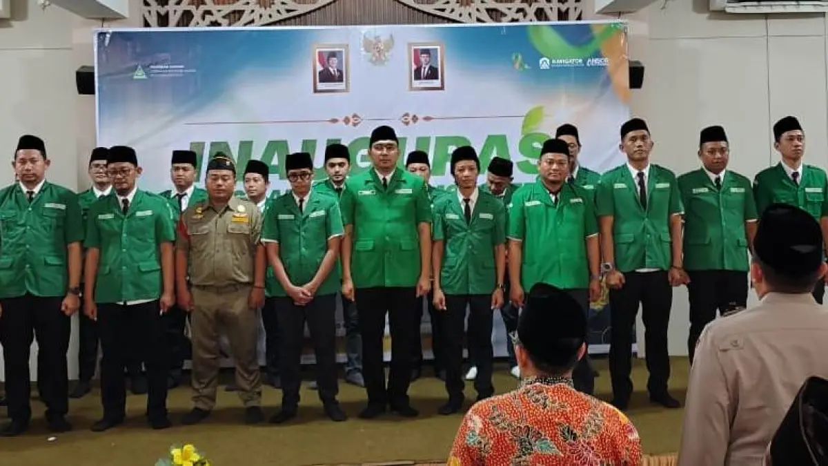 SAH: Segenap Pimpinan Cabang Gerakan Pemuda Ansor Kota Mojokerto saat mengikuti prosesi inaugurasi di Pondok Pesantren Al-Multazam Tiga, Kelurahan/Kecamatan Prajurit Kulon kemarin (26/4). (Farisma JPRM)