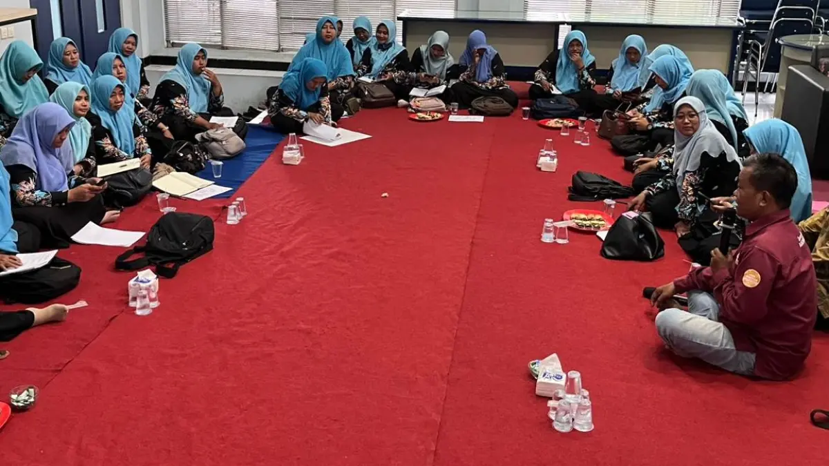 KOLABORASI: Pengurus HIMPAUDI Kabupaten Mojokerto menggelar rapat koordinasi persiapan teknis lomba Gebyar PAUD Ceria 2026 Bersama Ning Hanna di aula JPRM, Kamis (29/4). (Oce JPRM)