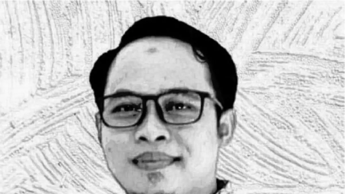 Moh. Arif Susanto praktisi pendidikan dan akademisi, aktif sebagai dosen Sastra Indonesia, Fakultas Bahasa dan Seni, Universitas Negeri Surabaya. 
