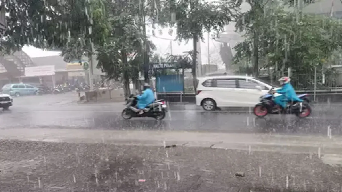 Hujan  deras terjadi di sejumlah wilayah Indonesia
