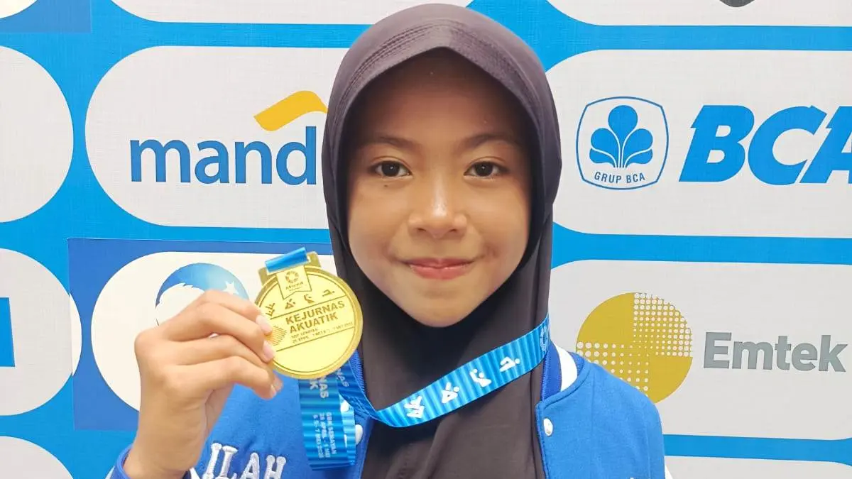 Aqilah Bilqis Dzakirah sukses mengharumkan nama Jawa Timur dalam ajang Kejuaraan Nasional Renang Artistik 2026 yang digelar di Stadion Akuatik GBK pada 28 April hingga 1, 5, dan 7 Mei 2026.