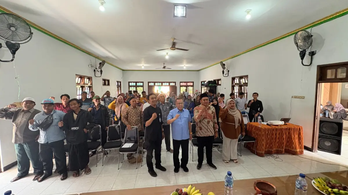 BPJS Kesehatan Cabang Mojokerto menggelar kegiatan sosialisasi Program Jaminan Kesehatan Nasional (JKN) kepada masyarakat di Kecamatan Mojoanyar, Kabupaten Mojokerto pada Jumat (8/5). 
