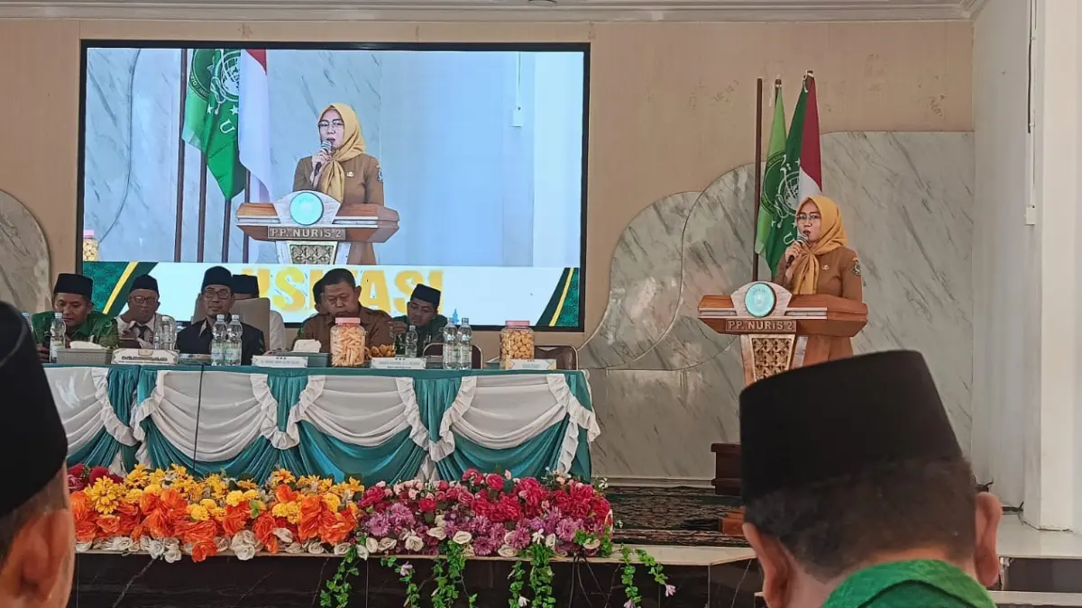 VISITASI: Tim Visitasi Dinas Pendidikan Provinsi Jawa Timur melakukan visitasi ke SMA Global Nuris Pungging, Selasa, (12/5). (Basuni JPRM)