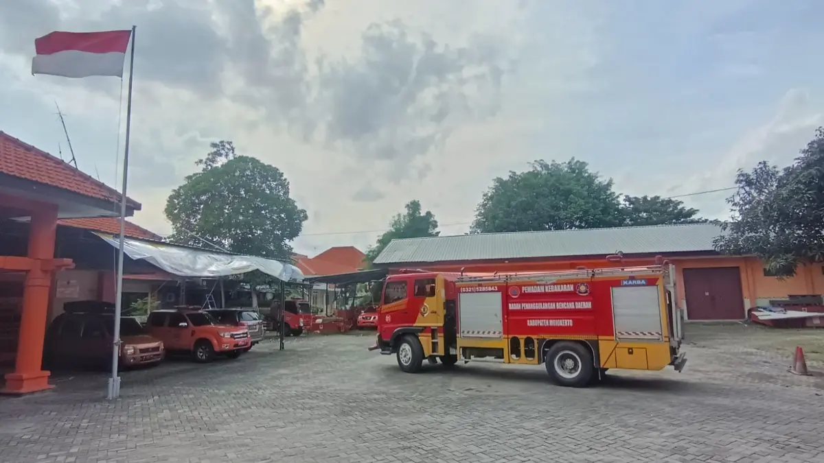 DISIAGAKAN: Armada Damkar di Mako BPBD Kabupaten Mojokerto disiapsiagakan menghadapi musim kemarau ekstrem tahun ini. Ok-ris