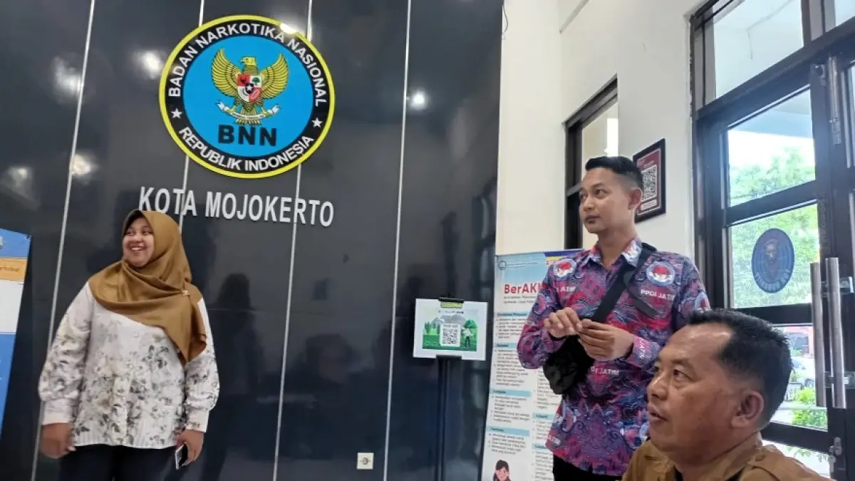 KOLABORASI: Pemdes Bejijong menggandeng BNNK Mojokerto untuk mencegah penyalahgunaan narkotika di kalangan remaja. foto // pemdes bejijong

