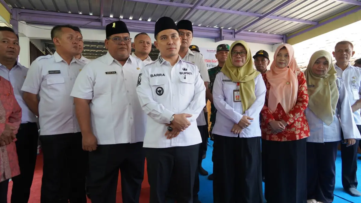Bupati Mojokerto Muhammad Albarraa didampingi Direktur RSUD RA Basuni dr Rasyid Salim, S.P, Kj. 