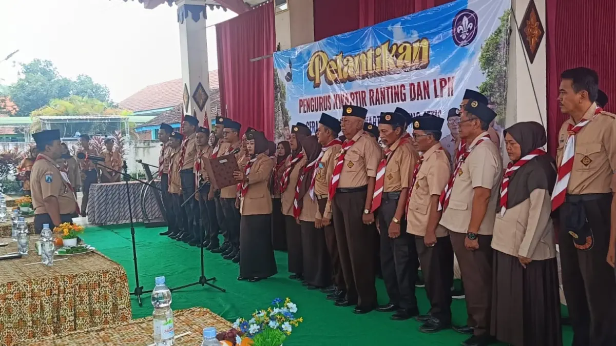 KHIDMAT: Prosesi pembacaan naskah pelantikan Pengurus Kwarran Jetis masa bakti 2026-2029 yang digelar di Pendapa Kecamatan Jetis, Sabtu (16/5). Ok-ris