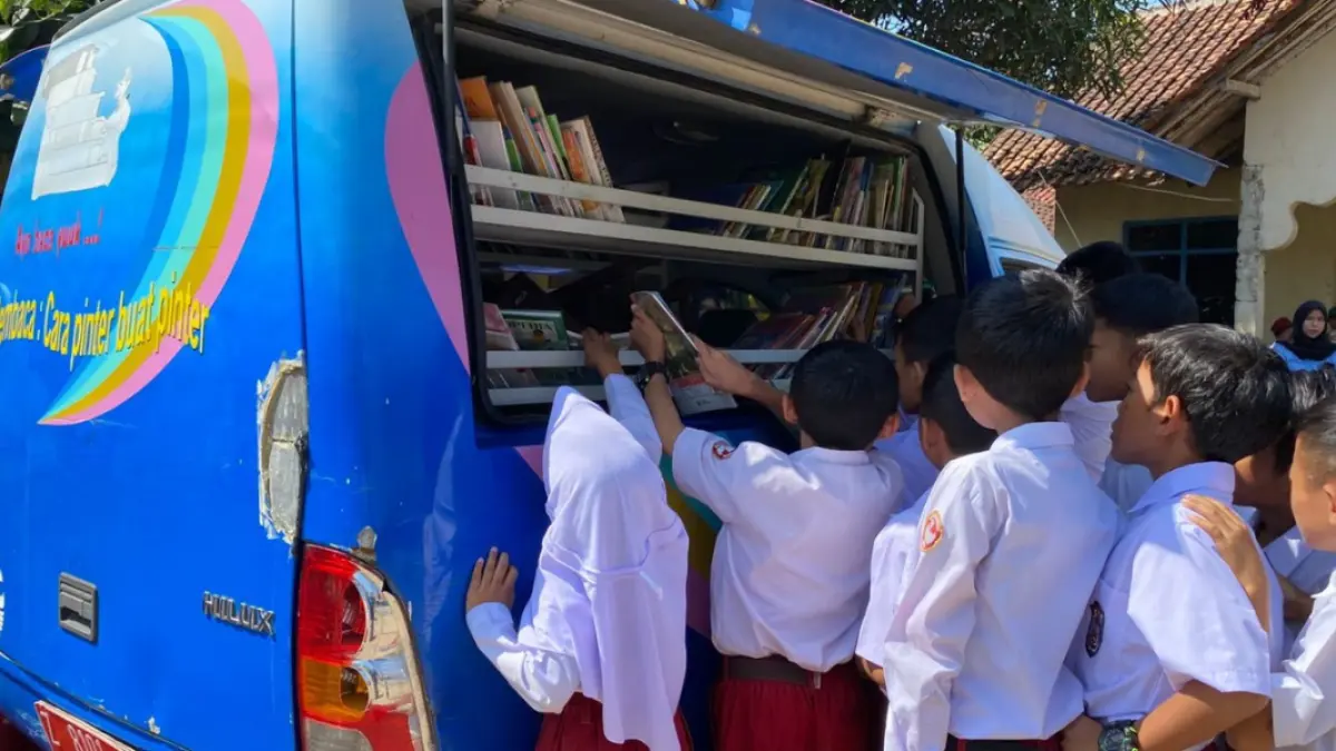 Literasi bukan sekadar hobi, melainkan fondasi kemajuan. Mari jadikan Hari Buku Nasional sebagai titik balik budaya membaca.