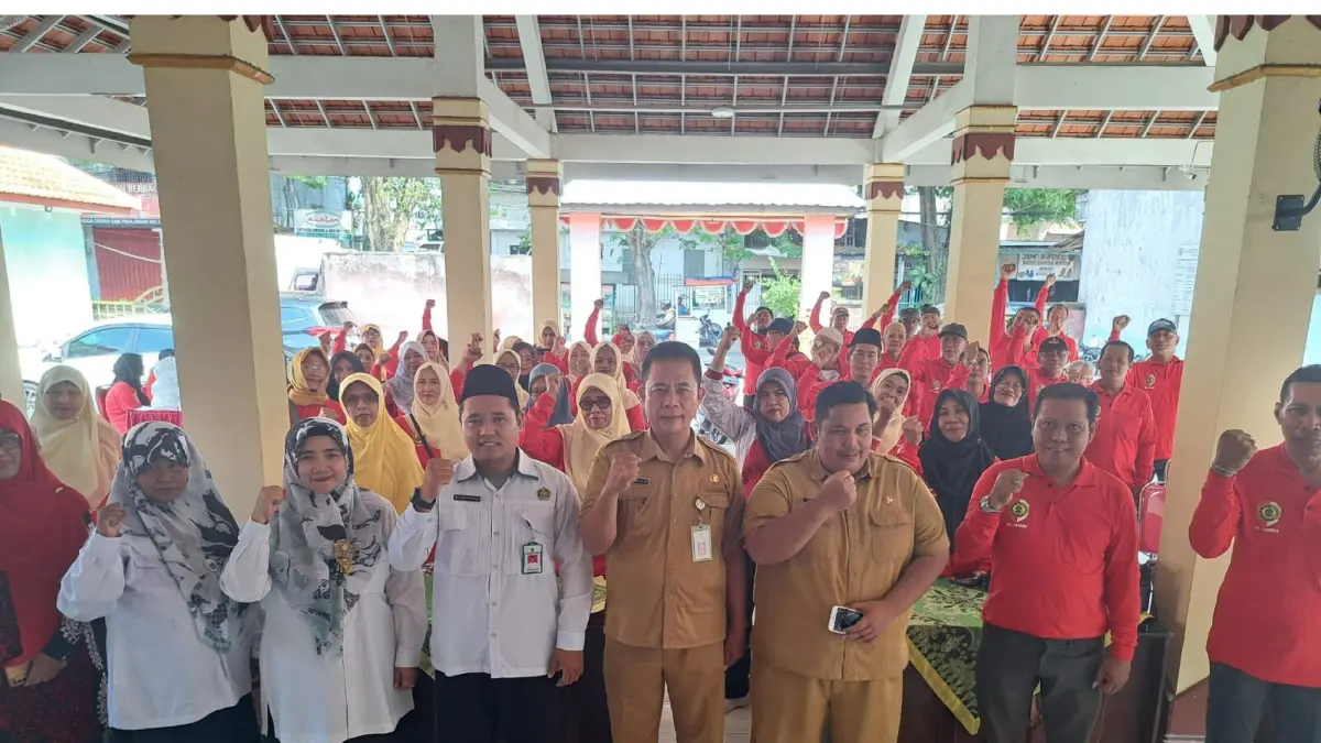 TINGKATKAN KETERTIBAN:&nbsp;Kegiatan sosialisasi tentang legalitas pencatatan nikah di kantor Kelurahan Kauman, Kecamatan Mojosari, Kabupaten Mojokerto. 