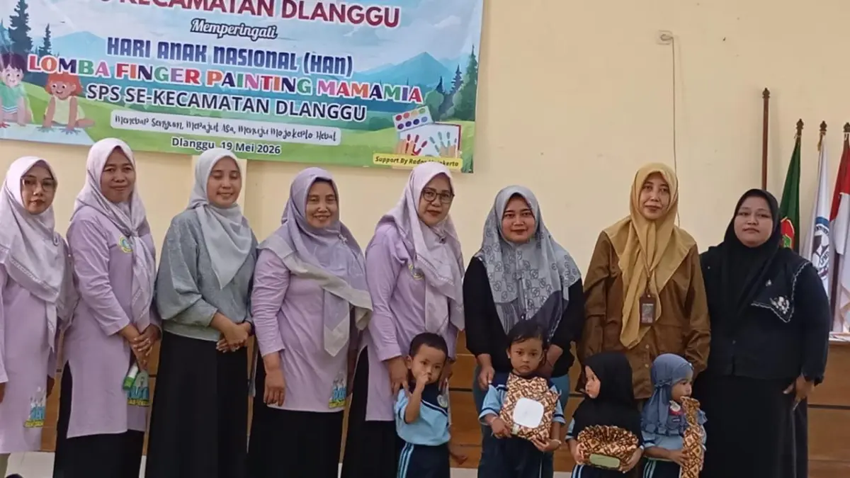 KREASI SISWA: Hasil karya lomba finger paint Gebyar PAUD Ceria 2026 Bersama Ning Hanna yang dikawal HP3 di Kecamatan Dlanggu, beberapa waktu lalu. (Oce JPRM)