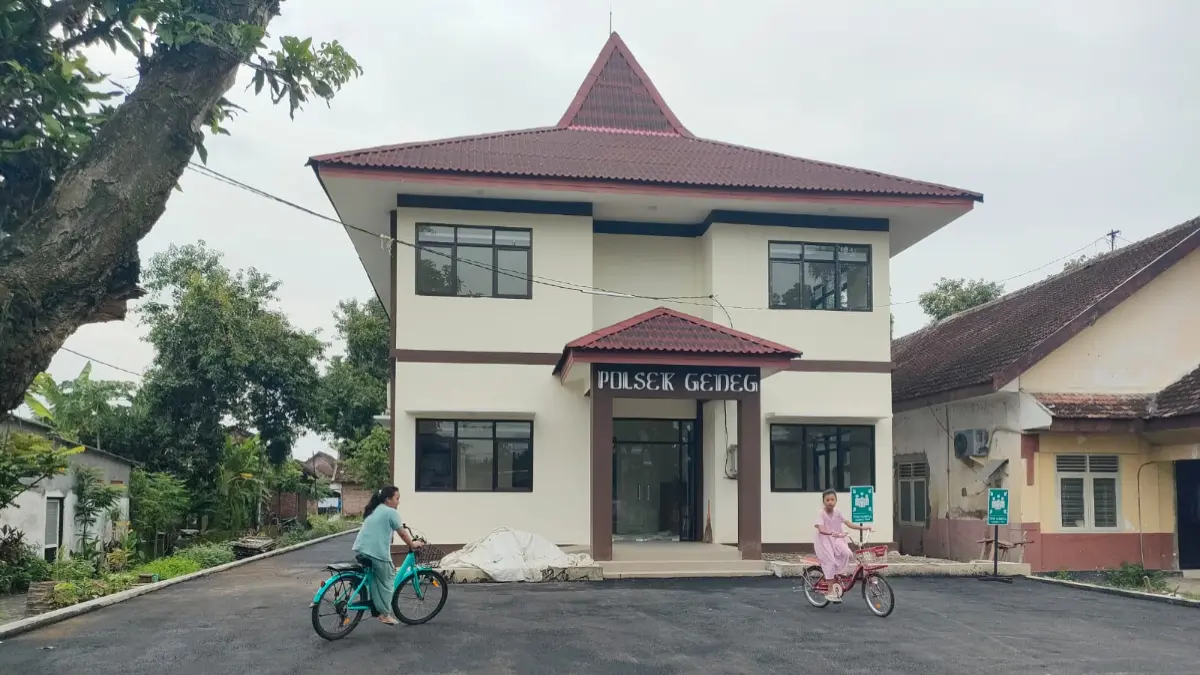 DIREHABILITASI: Kantor Polsek Gedeg menjadi salah satu markas kepolisian yang disasar proyek fisik dari dana hibah Pemkab Mojokerto tahun ini. Ok-ris
