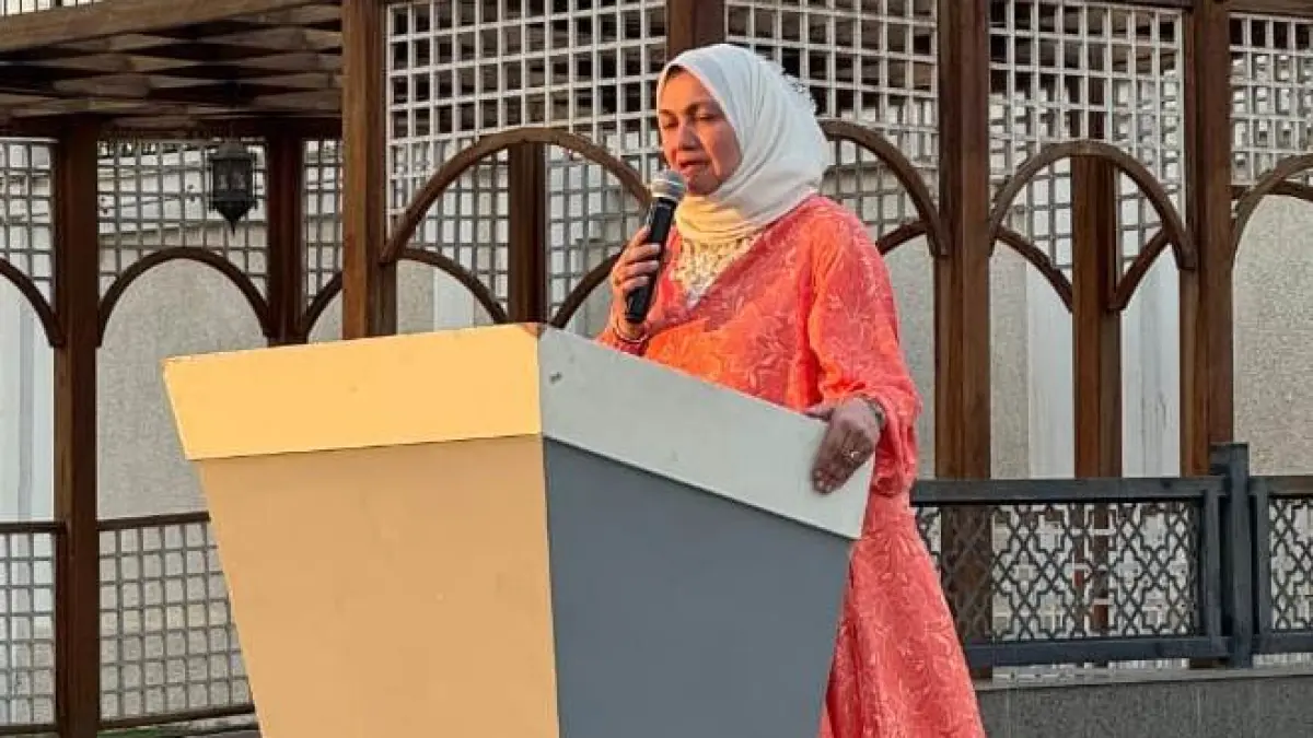MOTIVASI: Al-Ustadzah Ad-Dukturah Nahlah Shaidy, penasihat Grand Syeikh Al-Azhar memberikan motivasi kepada para mahasiswa. (dok Ponpes eLKISI for JPRM)
