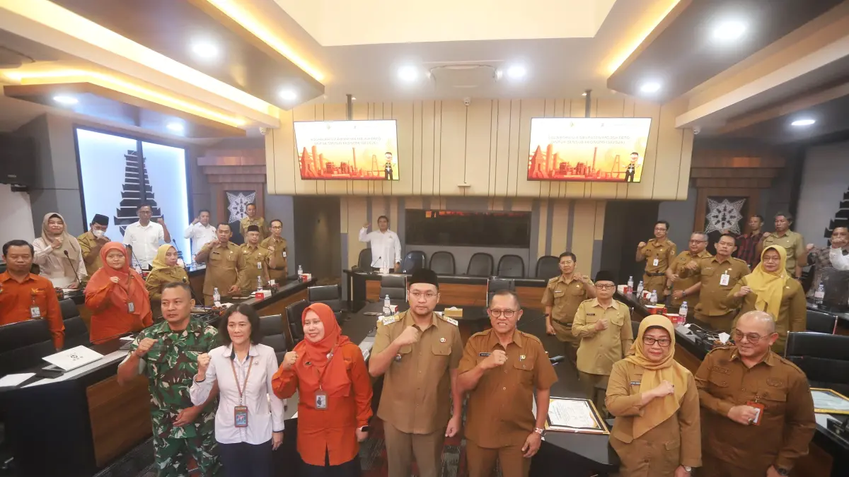 KOLABORASI:&nbsp;Wabup dr. Muhammad Rizal Octavian menyatakan komitmennya dalam perkuat dan mendukung SE 2026 bersama BPS Kabupaten Mojokerto di ruang SBK Setdakab Mojokerto, kemarin (25/5). (Sofan JPRM)