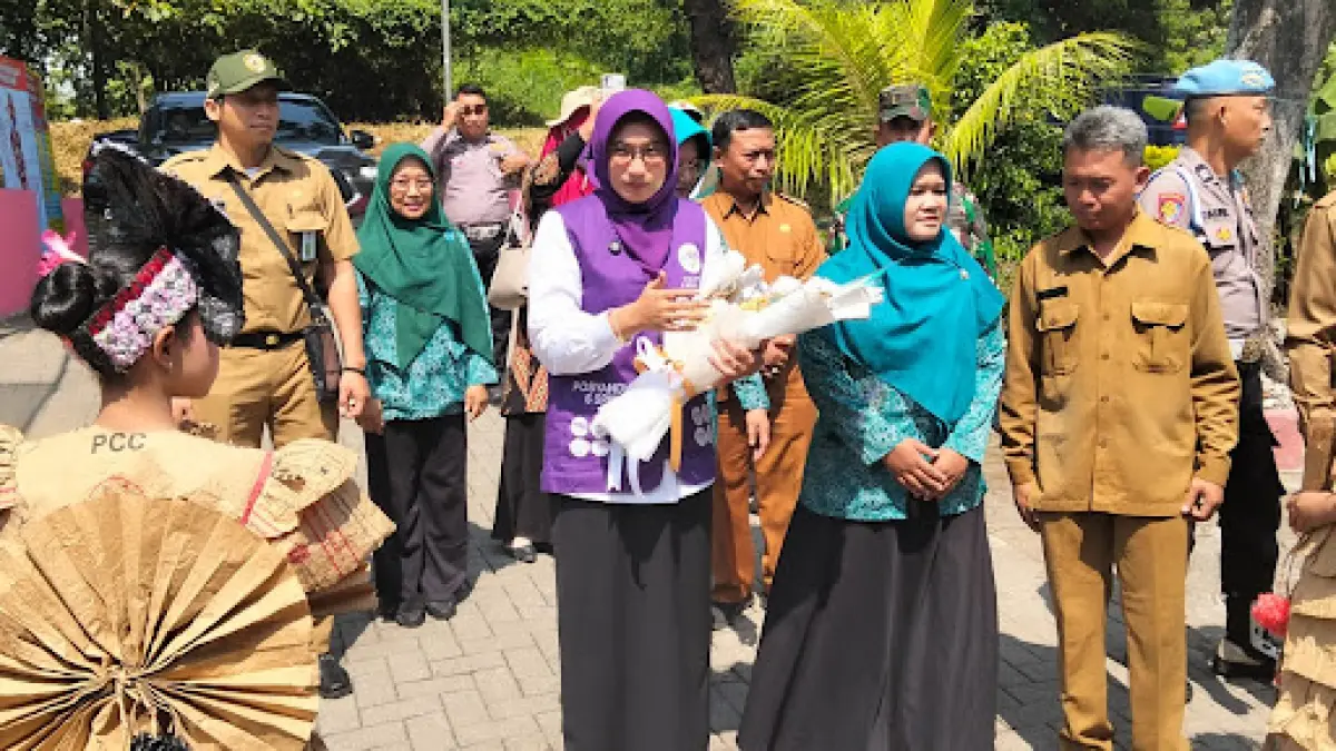 KUNJUNGAN LAPANGAN:&nbsp;Tim juri lomba Desa Berseri Kabupaten Mojokerto 2026 melakukan verifikasi lapangan di Desa Kemantren, Kecamatan Gedeg, Selasa (12/5) lalu. (dok Pemdes Kemantren for JPRM)