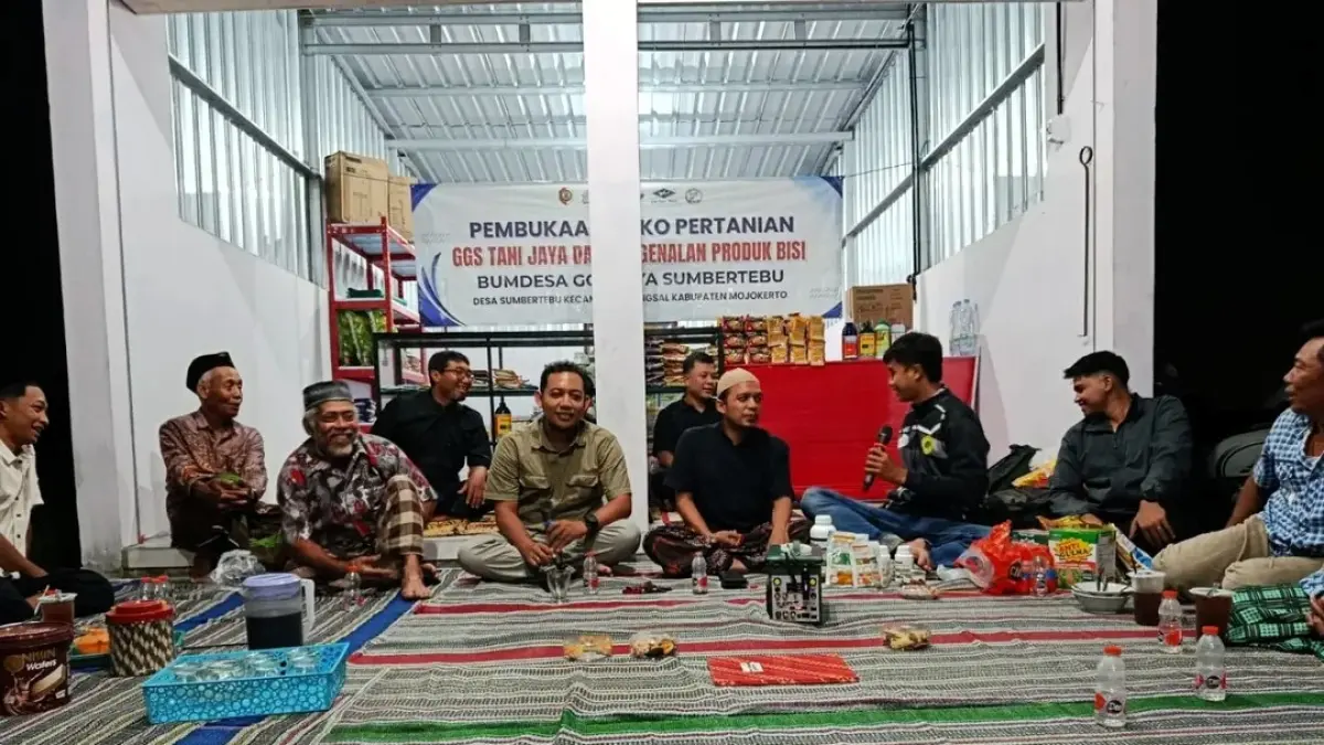 LAYANAN TANI:&nbsp;Pemdes Sumbertebu meresmikan toko pertanian untuk mempermudah akses para petani menjangkau berbagai sarana pertanian. (Martda JPRM)