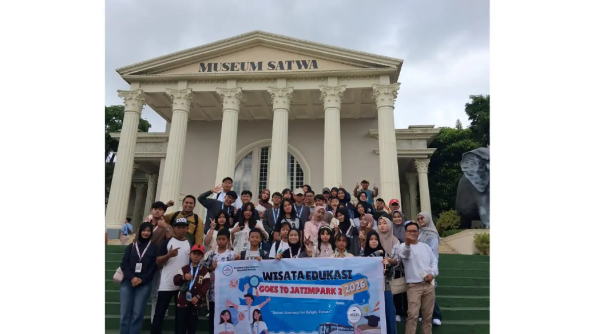 JADI MOTIVASI: Siswa bimbel Acces, Kota Mojokerto, mengikuti kegiatan wisata edukasi di Jatim Park 2, Kota Batu, Sabtu (30/5).