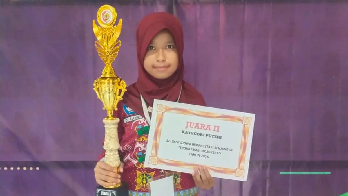 Dhea Aurelia, juara 2 Siswa Berprestasi Putri Tingkat Kabupaten Mojokerto 2026. (dok pribadi)
