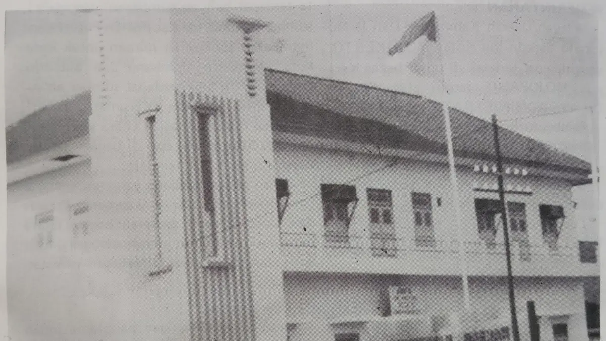 PEMERINTAHAN: Kantor Pemerintah Daerah Kabupaten Mojokerto yang pernah dijadikan sebagai gedung DPRD sementara karena belum memiliki kantor di awal pembentukan. (dok koleksi Ayuhan for JPRM)