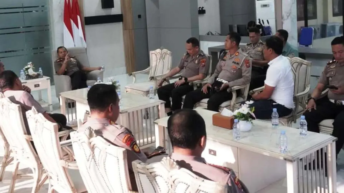 ANALISA DAN EVALUASI: Kapolres Mojokerto AKBP Dr. (C) Andi Yudha Pranata, SH, SIK, M.Si, memimpin pelaksanaan analisa dan evaluasi besama pejabat utama (PJU) yang membahas rencana pengamanan agenda pengesahan warga baru perguruan silat di bulan  Sura 2026. (dok Polres Mojokerto for JPRM)