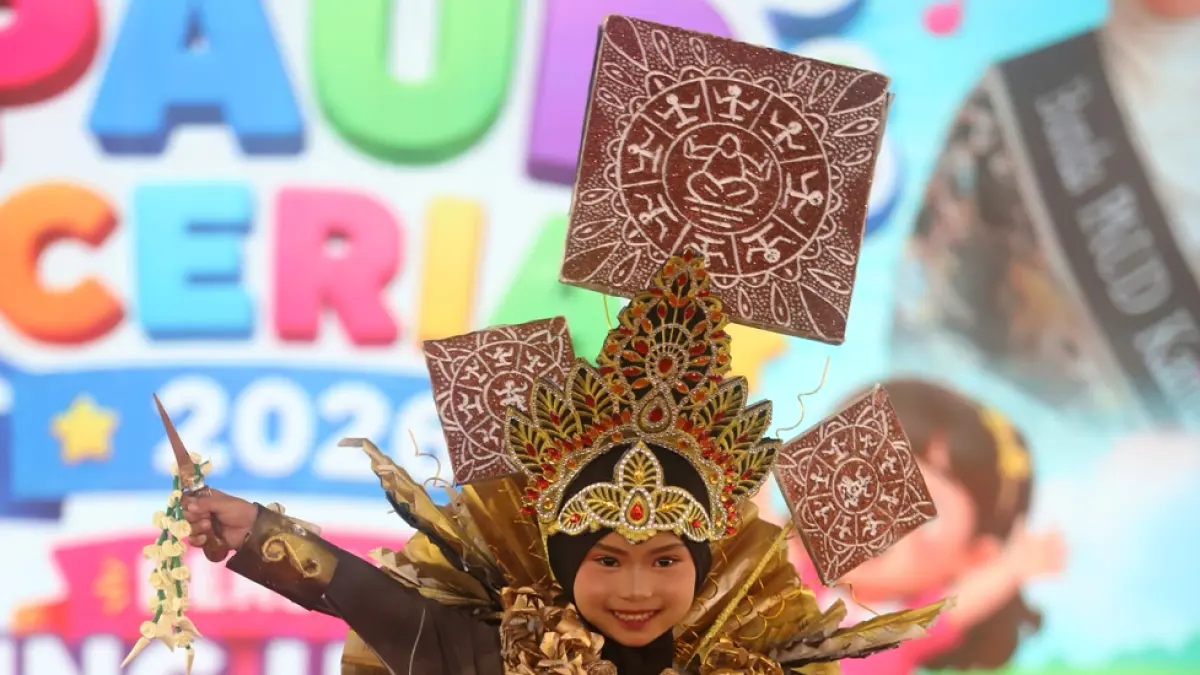 Peserta Lomba Fashion Show menampilkan performa terbaiknya dalam Gebyar PAUD Ceria 2026 di Pendapa Graha Majatama Pemkab Mojokerto, Kamis (4/6) lalu. (Sofan JPRM)