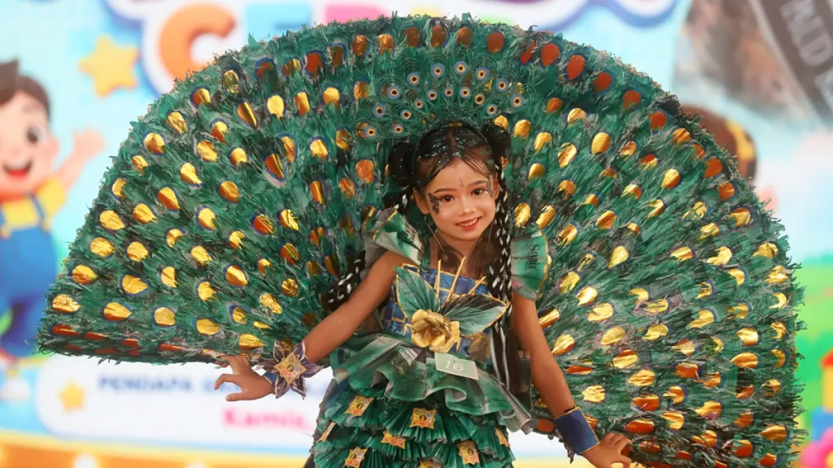Peserta Lomba Fashion Show menampilkan performa terbaiknya dalam Gebyar PAUD Ceria 2026 di Pendapa Graha Majatama Pemkab Mojokerto, Kamis (4/6) lalu. (Sofan JPRM)