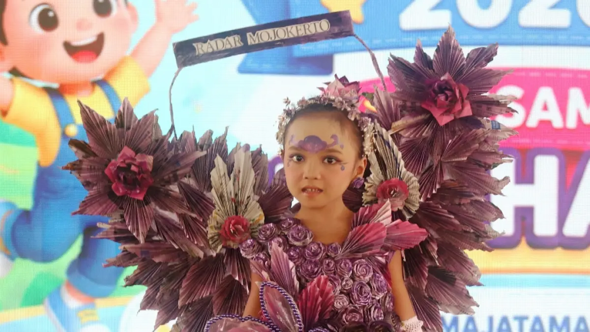 Peserta Lomba Fashion Show menampilkan performa terbaiknya dalam Gebyar PAUD Ceria 2026 di Pendapa Graha Majatama Pemkab Mojokerto, Kamis (4/6) lalu. (Sofan JPRM)