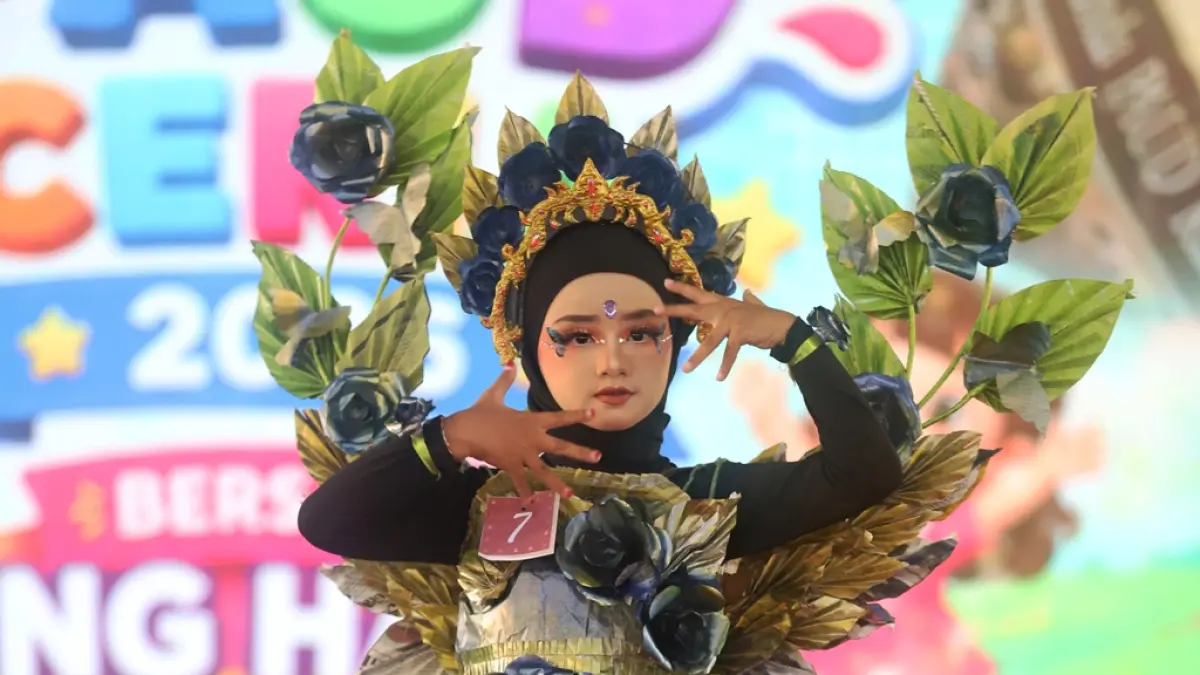 Peserta Lomba Fashion Show menampilkan performa terbaiknya dalam Gebyar PAUD Ceria 2026 di Pendapa Graha Majatama Pemkab Mojokerto, Kamis (4/6) lalu. 