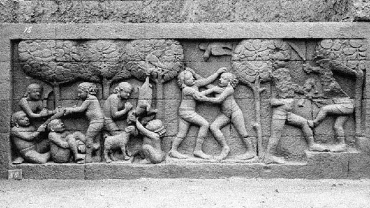 MELANGGAR HUKUM: Relief Karmawibhangga Candi Borobudur, Jawa Tengah menunjukkan perbuatan yang dilarang oleh hukum, seperti mencuri hingga berkelahi. (dok balai konservasi borobudur for JPRM)
