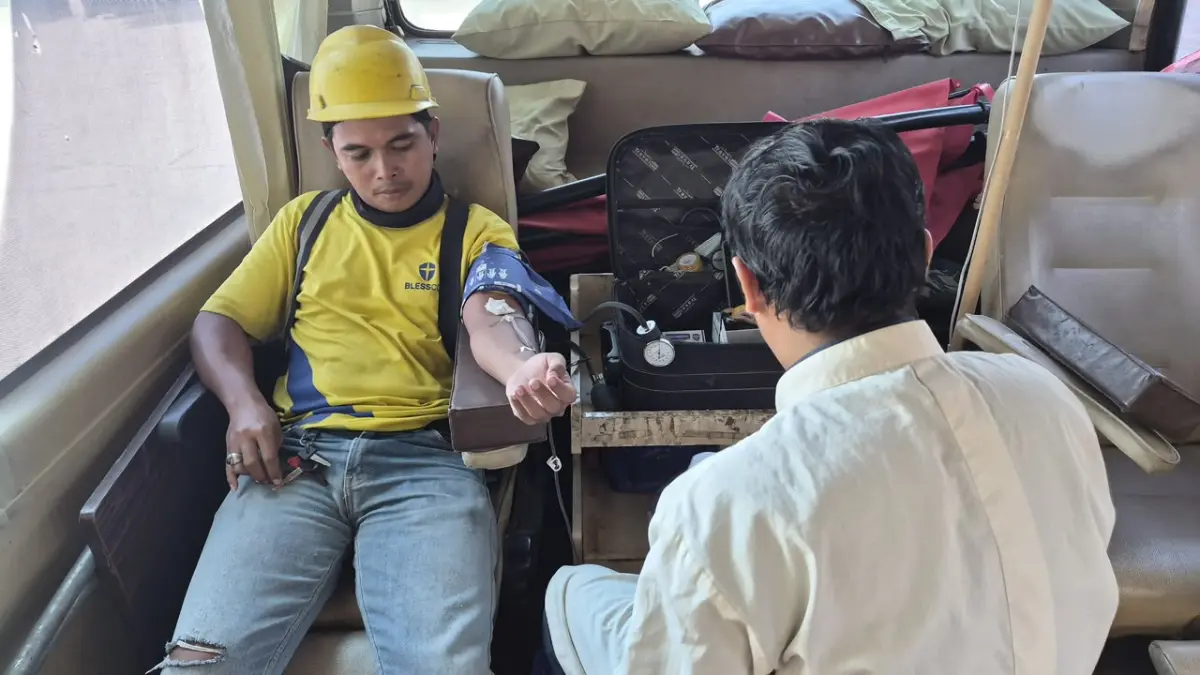 PT Superior Prima Sukses Tbk (BLES) produsen Bata Ringan Blesscon Plant 1 Mojokerto menggelar kegiatan donor darah bagi karyawan bekerja sama dengan Palang Merah Indonesia (PMI) Kabupaten Mojokerto. 