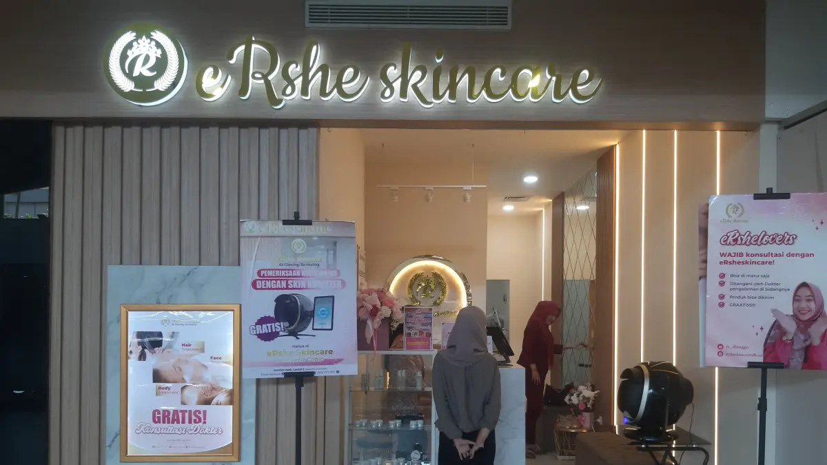 NYAMAN:&nbsp;Ershe Skincare Sunrise Mall Mojokerto di lantai 2 tempat yang nyaman untuk perawatan. (Dodik JPRM)