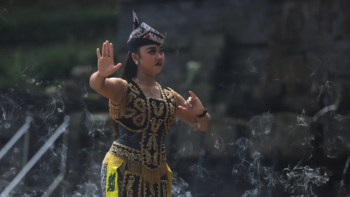 Ruwat Agung ini bukan sekadar rutinitas tahunan, melainkan sebuah refleksi spiritual yang mendalam.