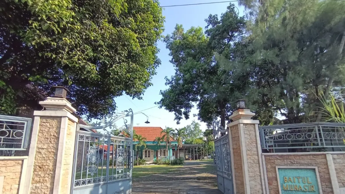 BERSEJARAH: Baitul Munasir alias rumah Kiai Munasir yang memiliki nilai historis terkait perjuangan kemerdekaan dan pergerakan petani di Desa Pekukuhan, Kecamatan Mojosari, Kabupaten Mojokerto. (Rizal JPRM)