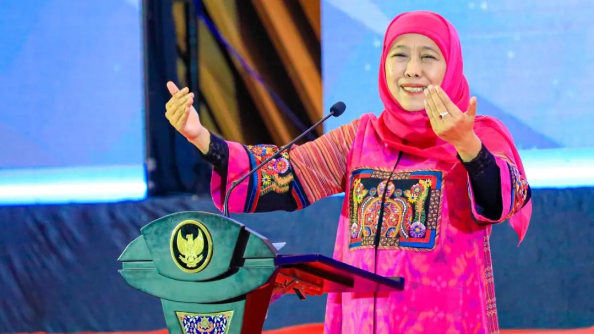KOMITMEN: Gubernur Jatim Khofifah Indar Parawansa saat memberikan sambutan. 