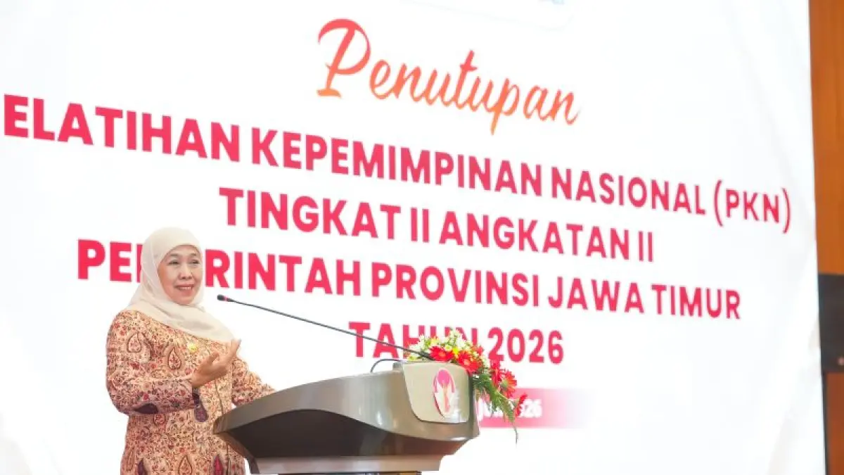 Gubernur Jatim Khofifah Indar Parawansa saat menutup Pelatihan Kepemimpinan Nasional Tingkat II Angkatan II Tahun 2026 di Surabaya, Kamis (2/7/2026). (ANTARA/HO-Biro Adpim Pemprov Jatim)
