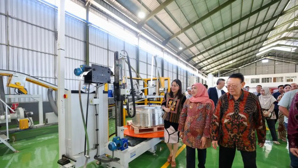 Gubernur Jawa Timur Khofifah Indar Parawansa menyebut investasi memperkuat industri substitusi impor sekaligus mendukung hilirisasi komoditas daerah.