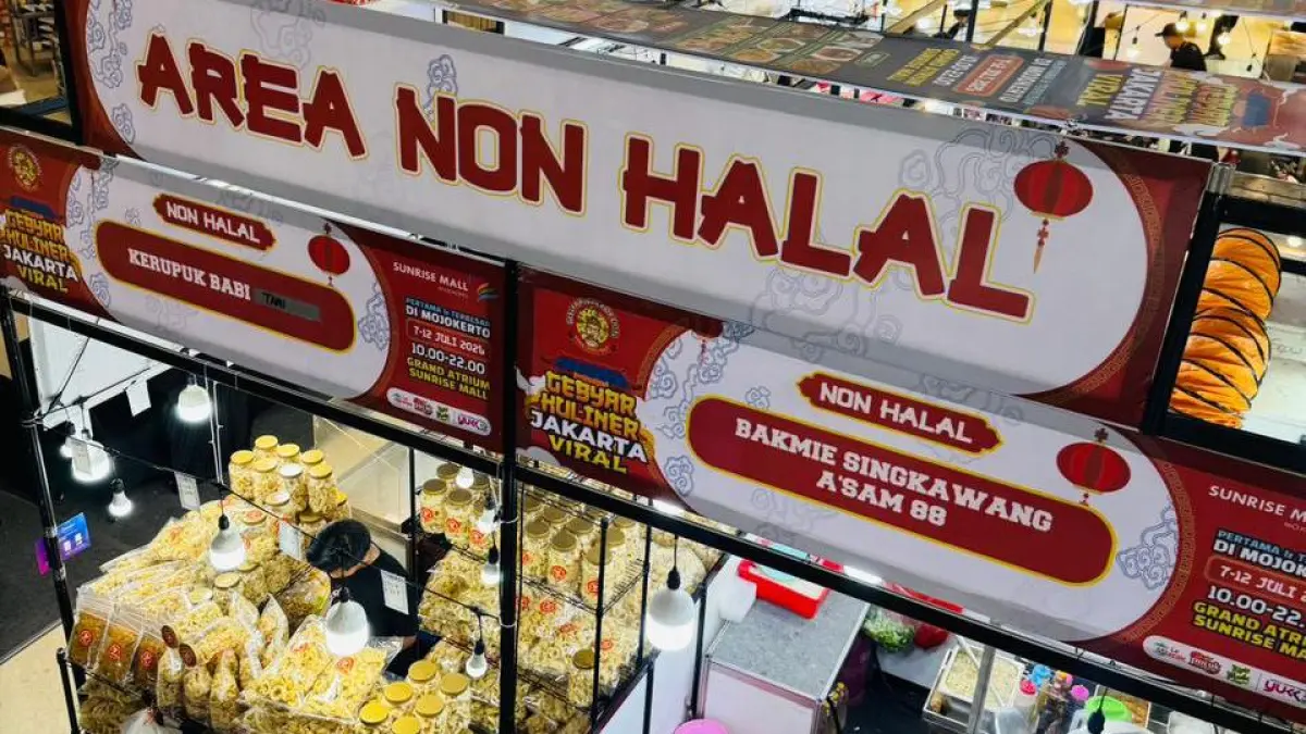 NONHALAL: Di zona ini menyediakan makanan dan minuman yang hanya bisa dikonsumsi sebagian orang.