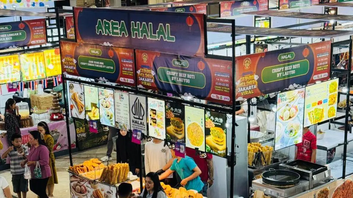ZONA HALAL: Menyediakan berbagai makanan dan minuman yang bisa dinikmati banyak kalangan.