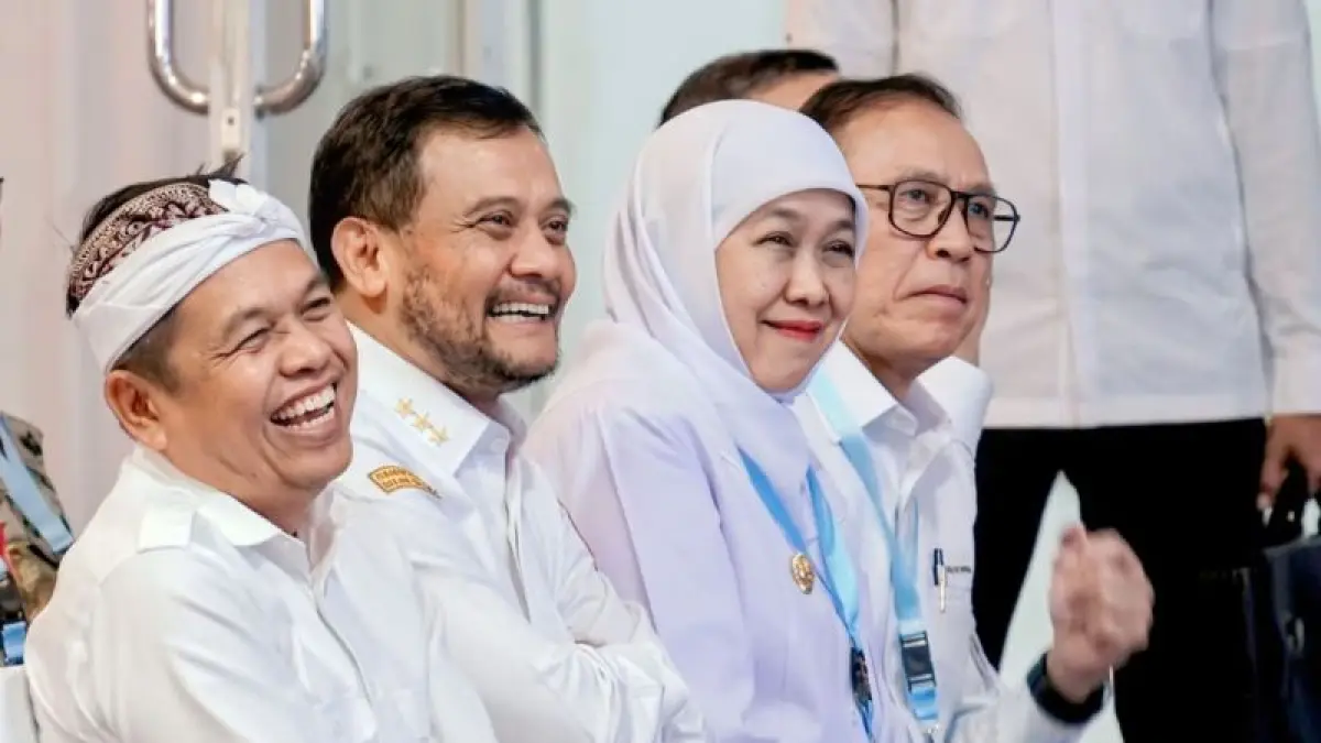 Gubernur Jawa Timur Khofifah Indar Parawansa (ketiga dari kiri) saat menghadiri implementasi mandatori Biodiesel B50 yang diluncurkan Presiden Republik Indonesia Prabowo Subianto di Karawang, Jawa Barat, Kamis (9/7/2026). (ANTARA/HO-Biro Adpim Pemprov Jatim)
