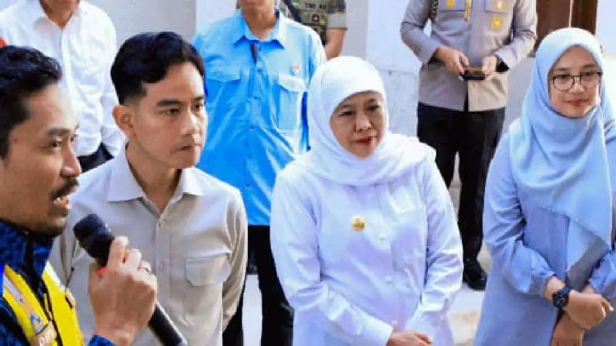 Gubernur Jawa Timur Khofifah Indar Parawansa dan Bupati Ipuk Fiestiandani mendampingi Wakil Presiden RI Gibran Rakabuming Raka meninjau progres revitalisasi Pasar Induk Banyuwangi. Jumat (10/7/2026) ANTARA/HO-Pemprov Jawa Timur