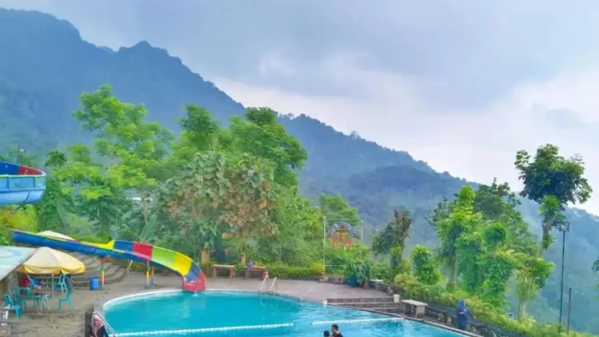 Duyung Trawas Hill, destinasi wisata keluarga di Mojokerto yang menawarkan panorama alam dan berbagai aktivitas seru.