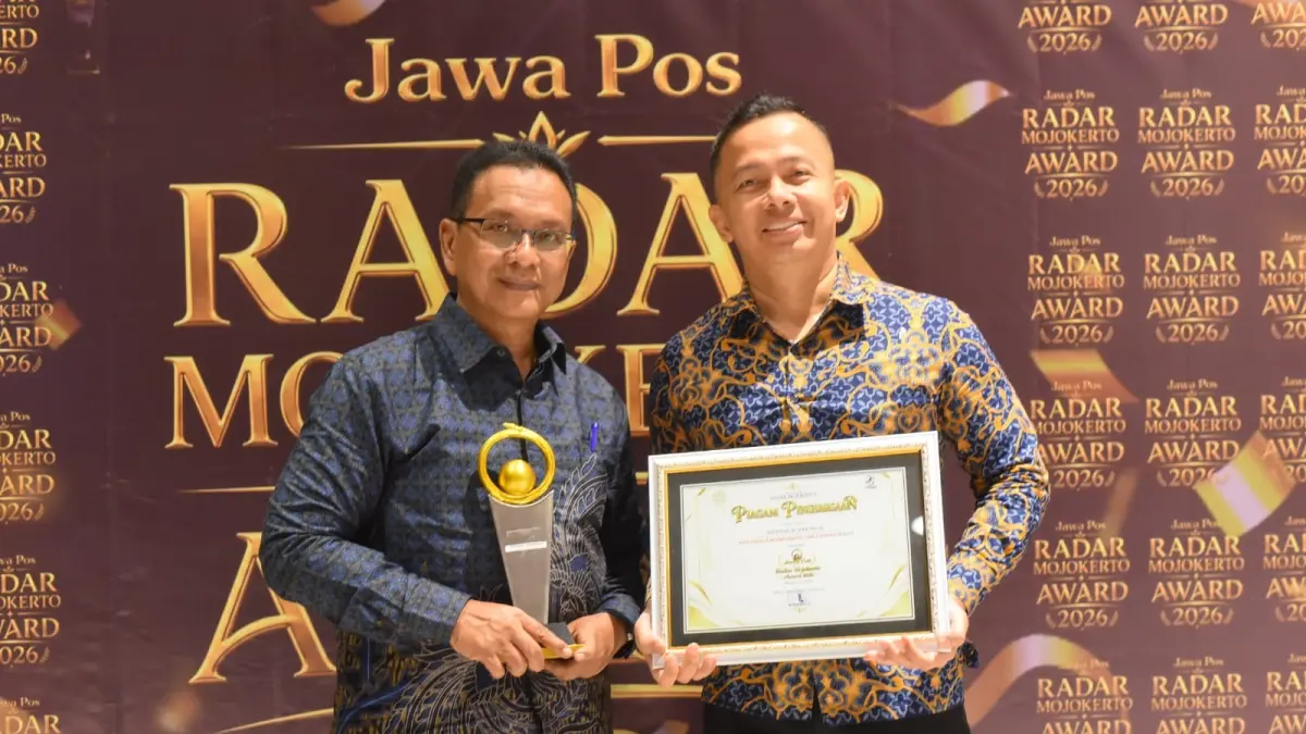 Plt Direktur RSUD Prof Dr Soekandar dr Gigih Setijawan, Sp.P, MARS, FISR dalam malam penghargaan Jawa Pos Radar Mojokerto Award 2026 di Sunrise Hotel Mojokerto, Kota Mojokerto, Selasa (7/7) lalu. (Fendy JPRM)