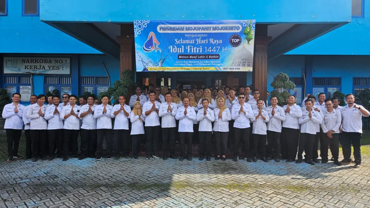 KOMPAK: Manajemen dan karyawan Perumdam Mojopahit Mojokerto menyambut baik penghargaan JPRM Award 2026 sebagai amanah sekaligus dorongan untuk terus berbenah.
