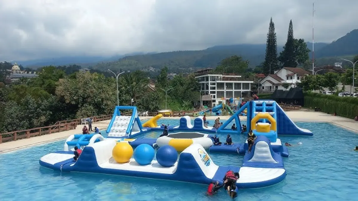 Watu Gedhe Aquapark Trawas.