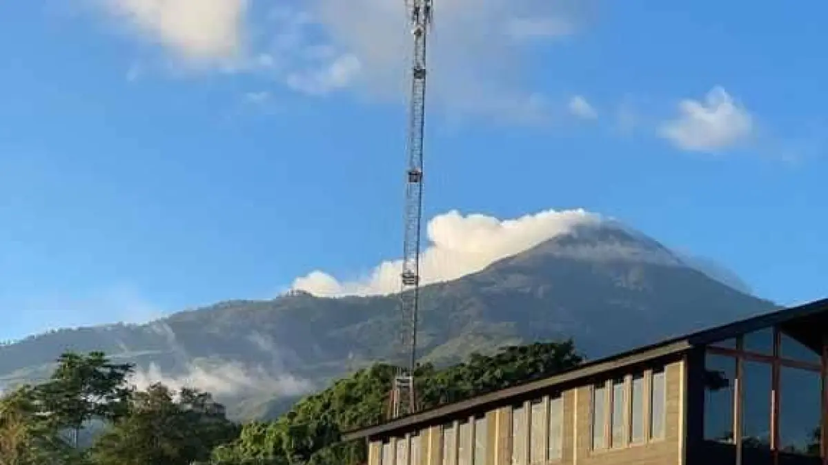 Menikmati Kabut Tipis dan Pemandangan Hijau di Black Dew Kafe, Destinasi Favorit di Pacet.