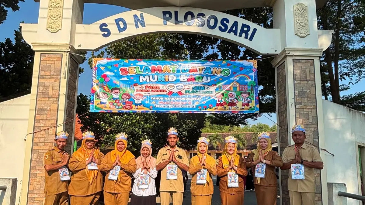 RAMAH: Pelaksanaan MPLS di SDN Plososari disambut ramah dan hangat dewan guru dengan mengusung semangat harmoni dalam keberagaman, Kamis (16/7).