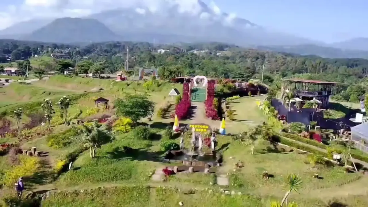 taman bunga di Rainbow Garden Poetoek Soeko. sumber: isntagram @poetoeksoek