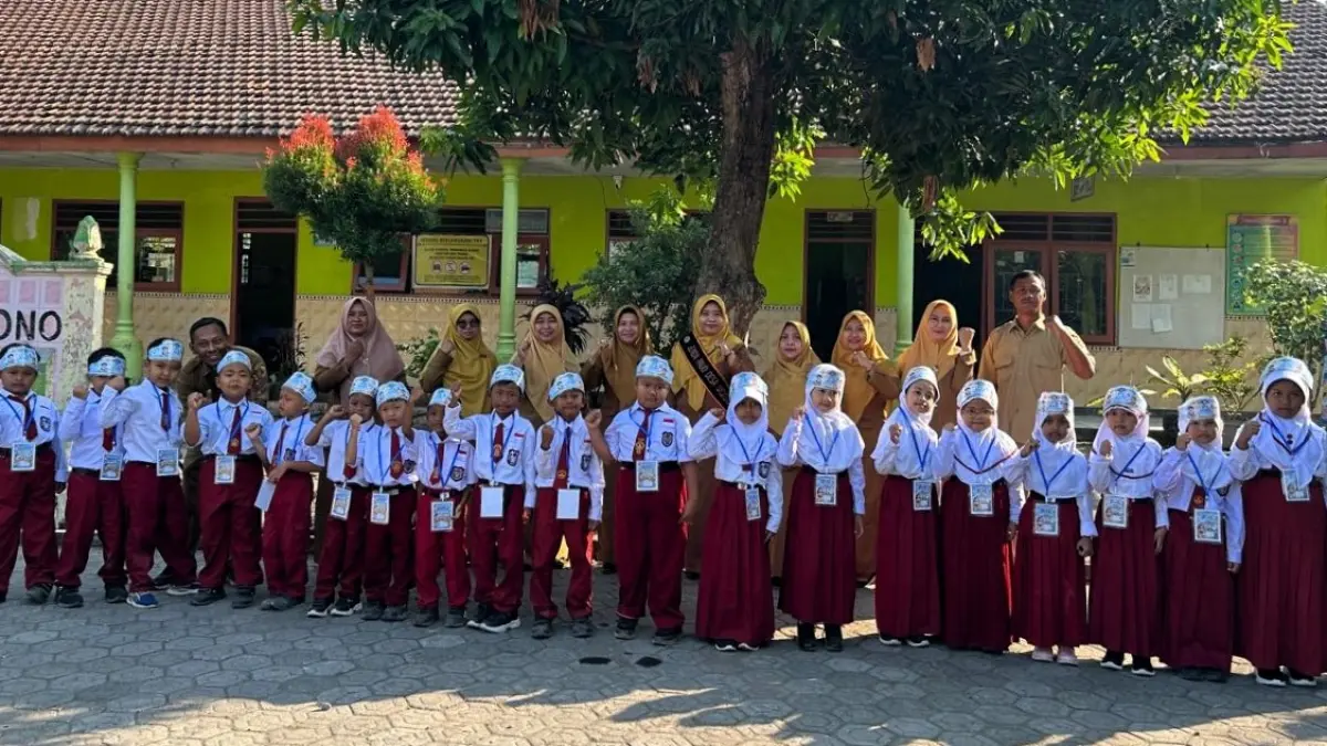RAMAH ANAK:&nbsp;SDN Mojowono, Kecamatan Kemlagi menyambut 21 siswa baru saat menggelar pembukaan MPLS Ramah 2026.