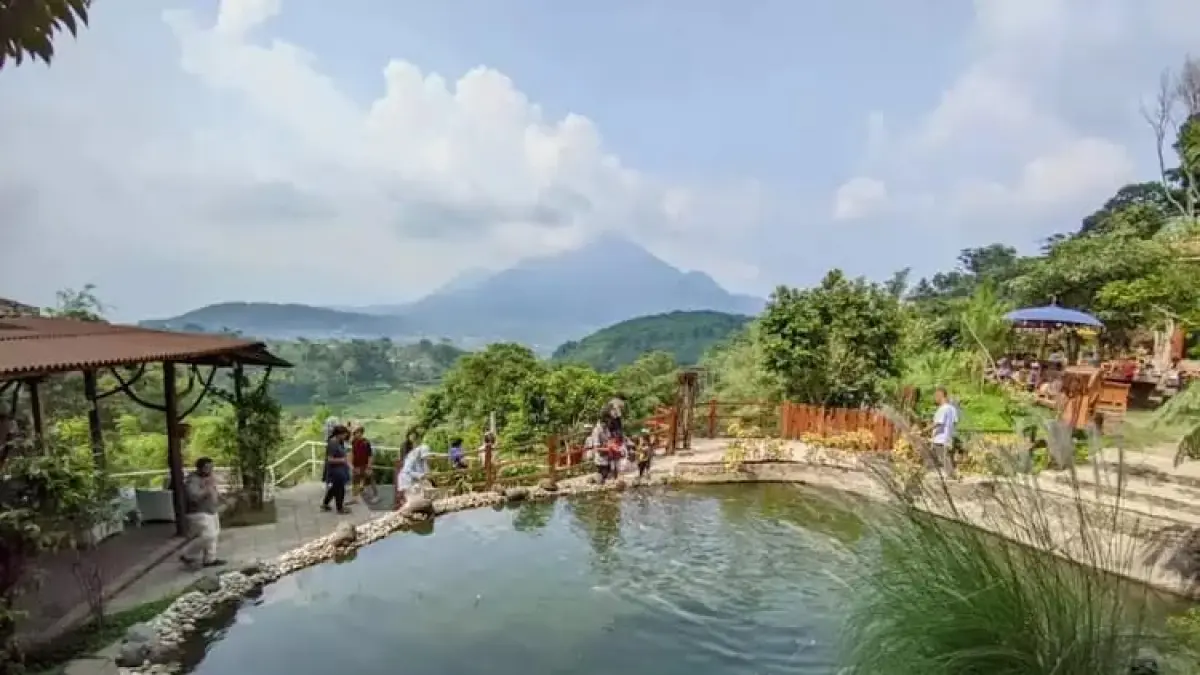 Terletak di kawasan sejuk Trawas, Lereng Asri menawarkan pengalaman bersantai di tengah keasrian alam pegunungan.