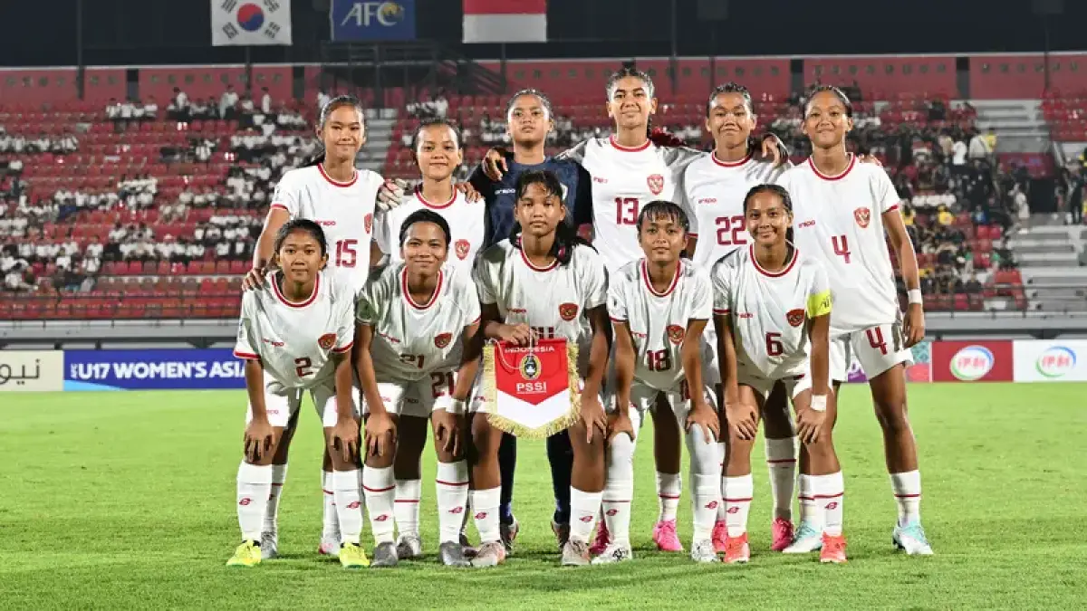 Timnas Putri Indonesia berhasil mempertahankan gelar juara Piala AFF Wanita 2026 setelah mengalahkan Laos dengan skor 5-0 pada partai final di Kuala Lumpur, Malaysia. Kemenangan ini memastikan Garuda Pertiwi melaju ke ASEAN Women